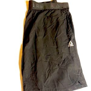 Reebok training shorts with pockets Size: Large